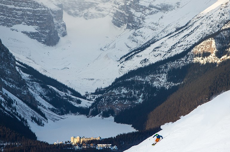 CLL-Ski_Snowboard_Lake_Louise_Ski_Resort_Paul_Zizka_1_Horizontal770x578
