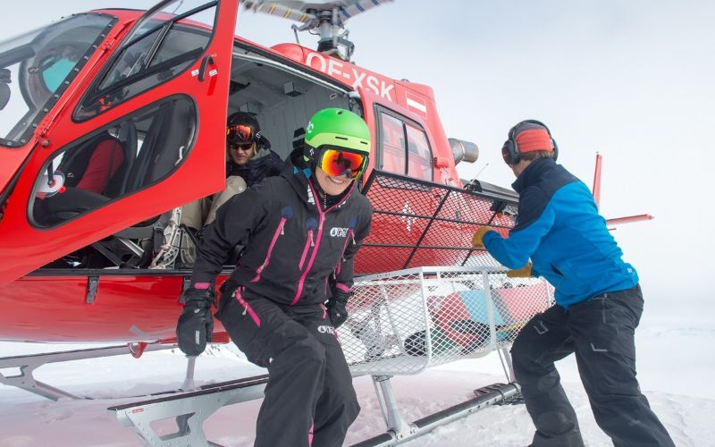 Heli-skiing iceland-heli-skiing -min