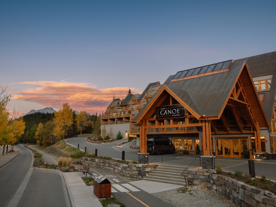 101-Hotel-Canoe-and-Suites