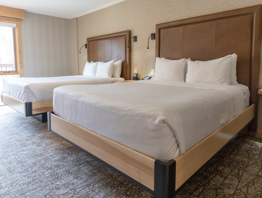 201_Superior_Hotel_Room_2Queens
