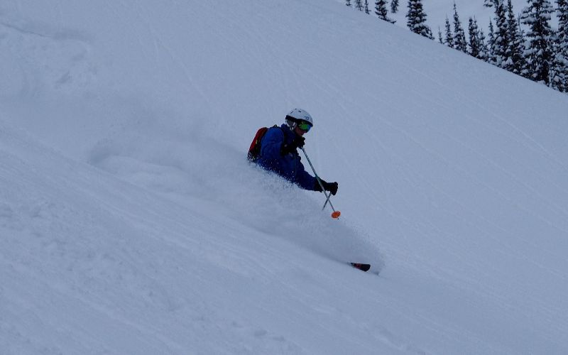 heli-skiing-bc-prices-mountain-skiing-min