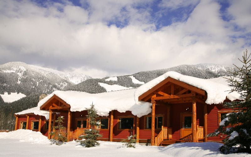 heli-skiing-bc-prices-gothics-lodge