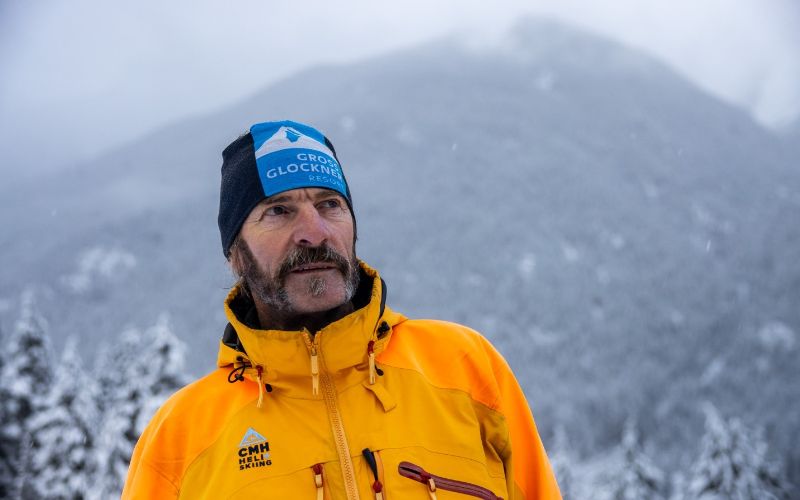 heliskiing-canada-prices-man-min