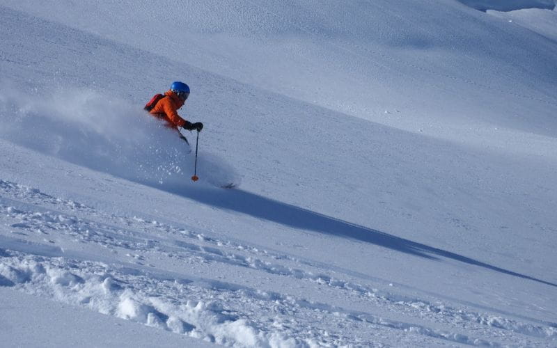 heliskiing-canada-prices-champagne-powder