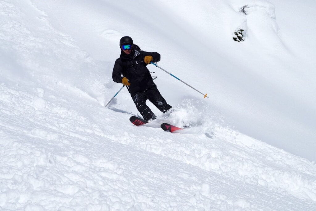 heliskiing-canada-prices-mountain-skiing