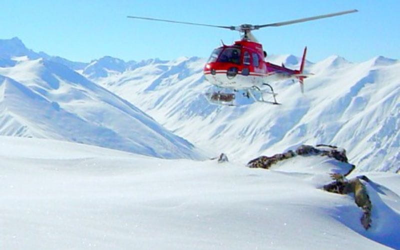 affordable-heli-skiing-helicopter-flying (1)