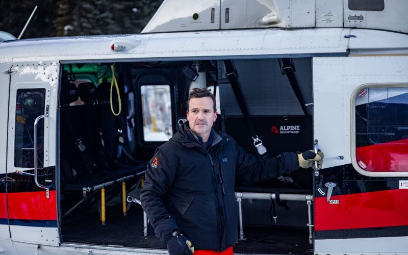 affordable-heli-skiing-helicopter-landing