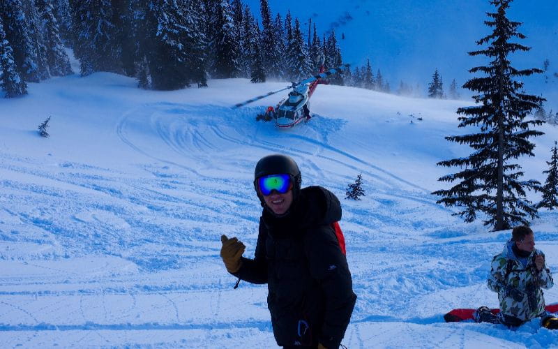 heli-skiing-bc-prices-helicopter-landing