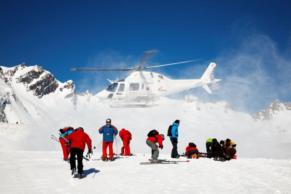 affordable-heli-skiing-group-of-skiers (1)