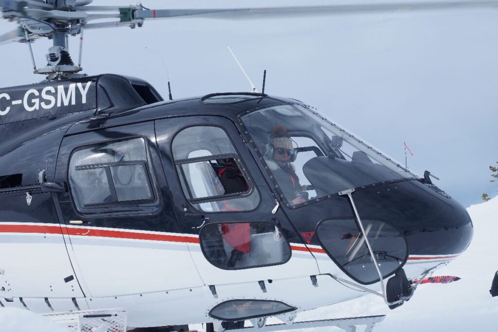 heli-skiing-bc-prices-helicopter (1)