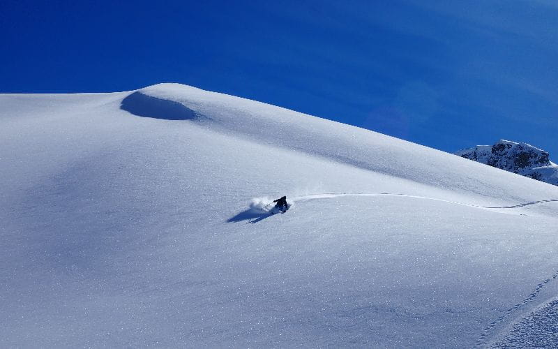 helicopter-skiing-canada-champagne-powder
