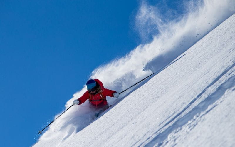 helicopter-skiing-canada-vs-alaska