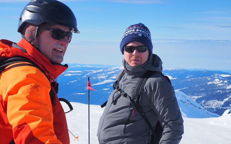 helicopter-skiing-canada-multiple-clothing-layers (1)