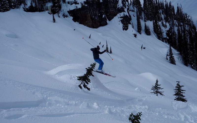 heliskiing-canada-prices-skier-jumping