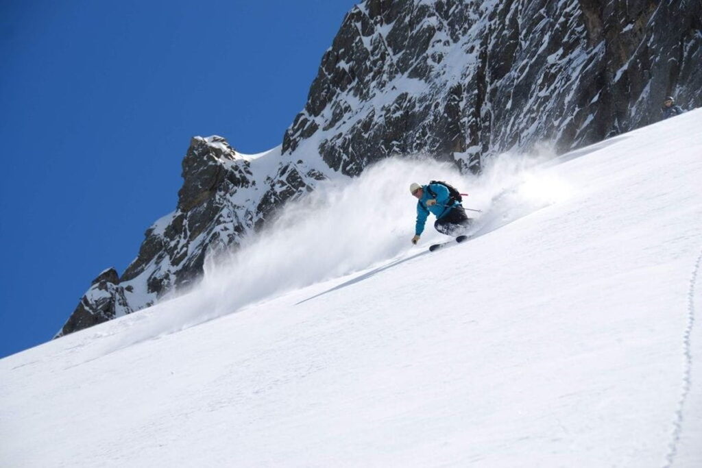 affordable-heli-skiing-european-skiing (1)