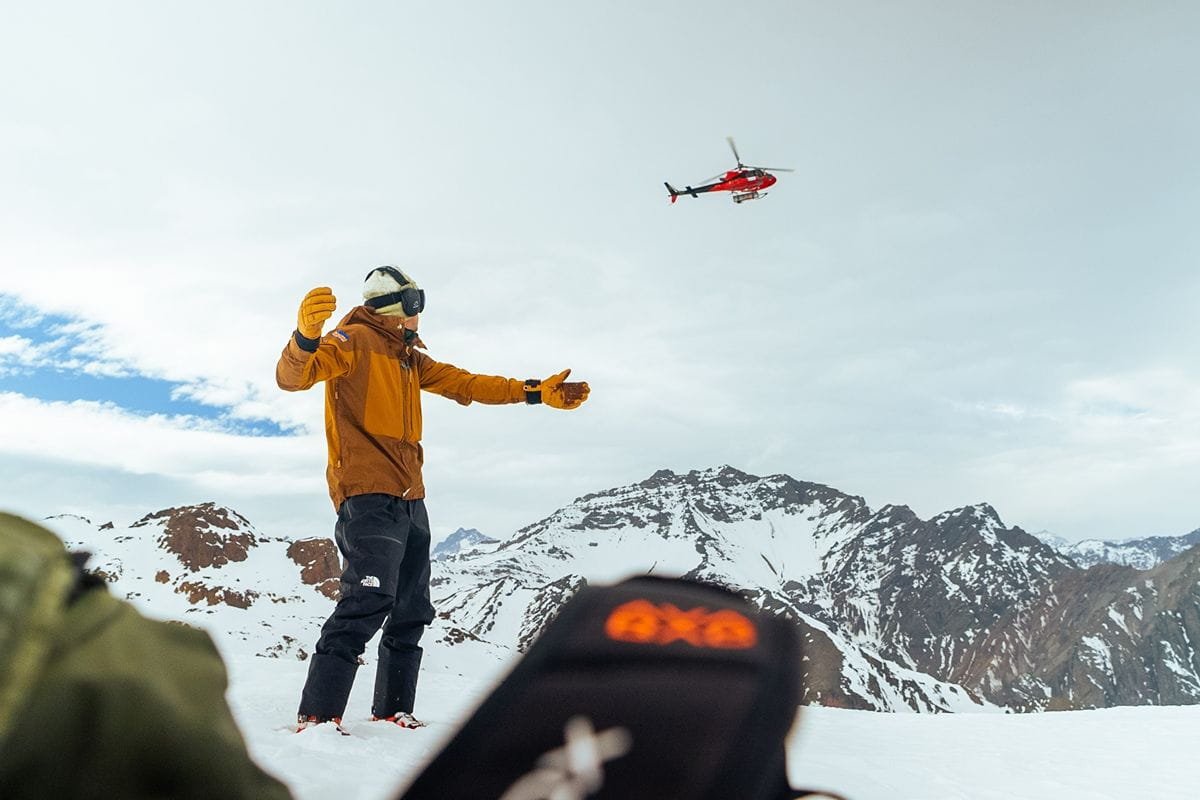 affordable-heli-skiing-mountain-scenery (1)