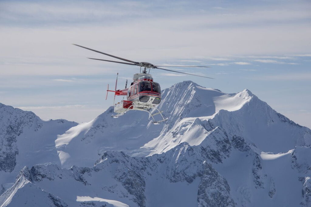 heli-skiing-bc-prices-helicopter-flying