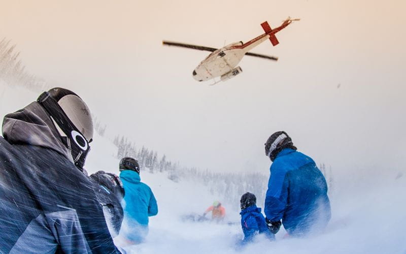 helicopter-skiing-canada-watching-helicopter (1)
